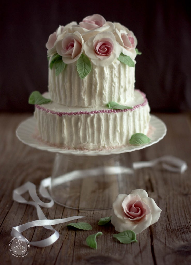 white rose cake