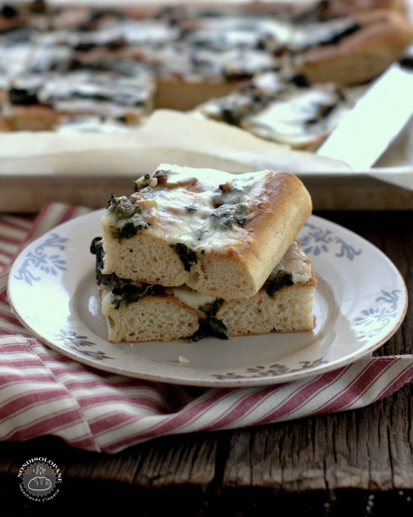 Focaccia con spinaci e crescenza