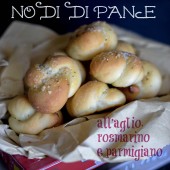 Nondisolopane - Pullman bread e nodi di pane all’aglio, rosmarino e parmigiano