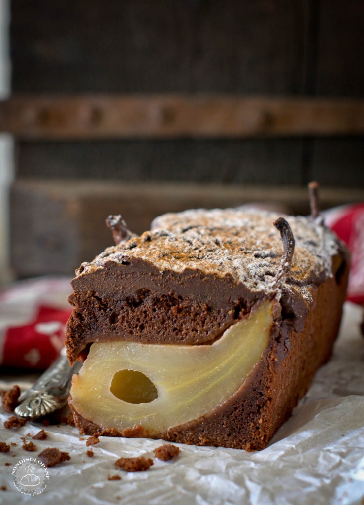 Plum cake al cioccolato con pere e cannella