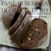 Nondisolopane - Pane di semola di grano duro con cioccolato di Modica e pistacchi di Bronte