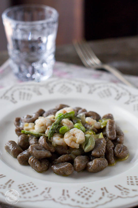 Gnocchi di patate con grano arso