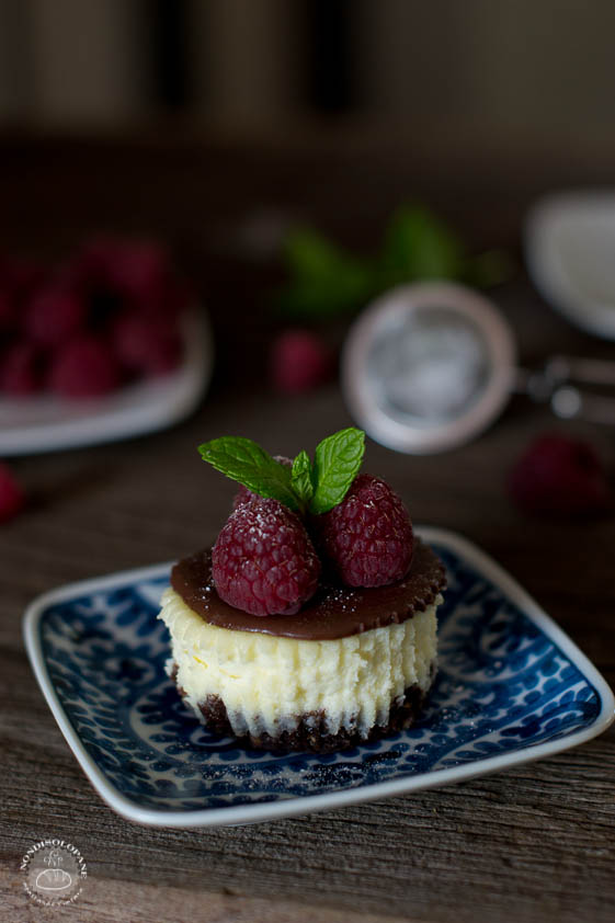 Mini cheesecakes con ganache al cioccolato