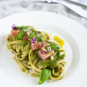 Nondisolopane - Trenette al pesto con salmone scottato